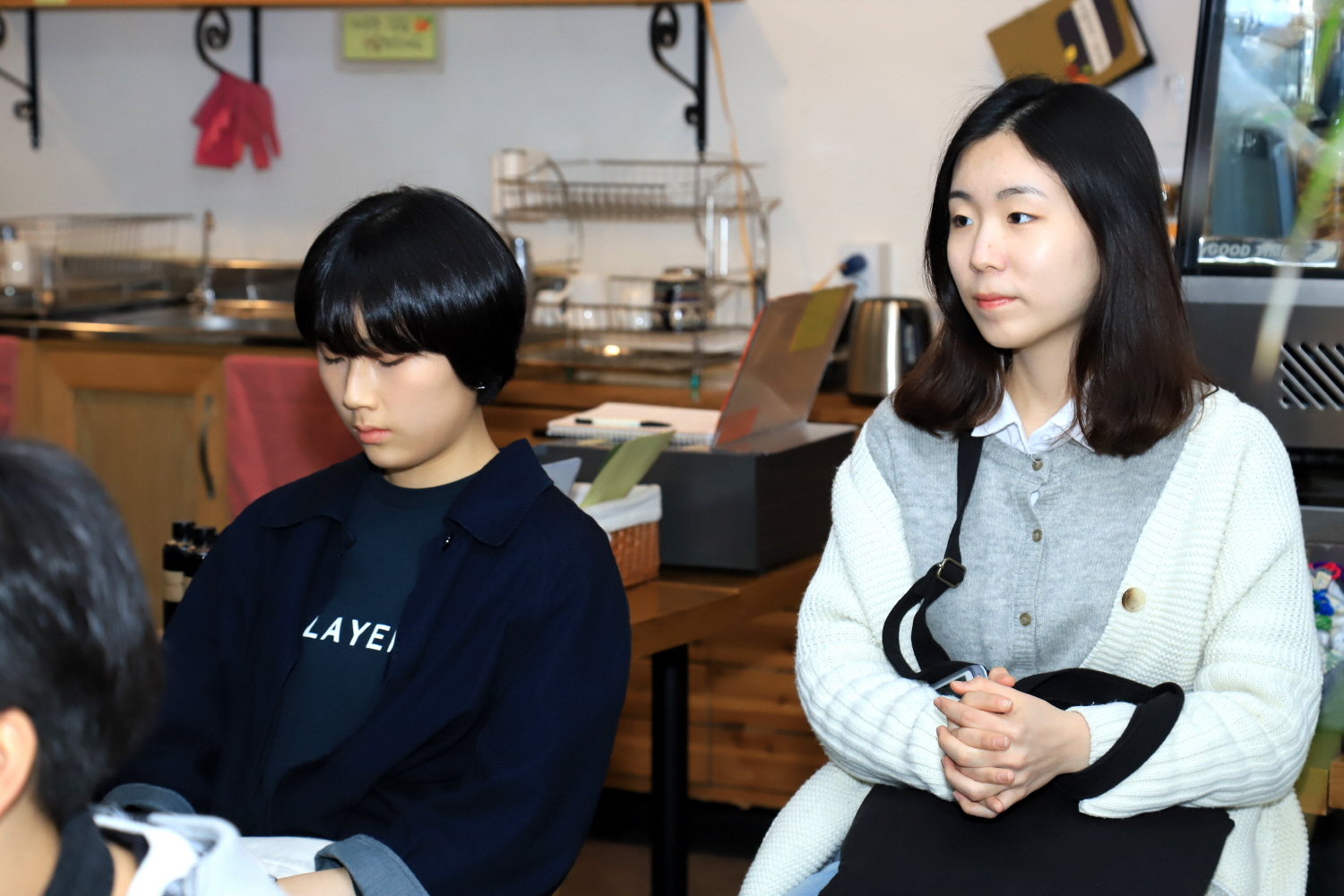 13 가현 발표 듣는.JPG